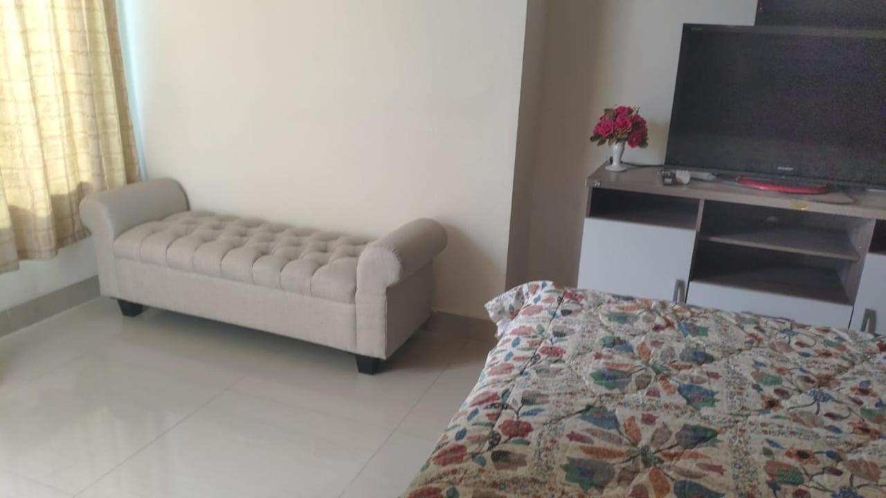 Apartemen Grand Kamala Lagoon Bekasi By Cicie Room Exteriér fotografie